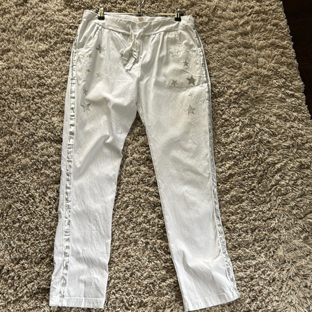 Women White Star-Embellished jeggings jeans
